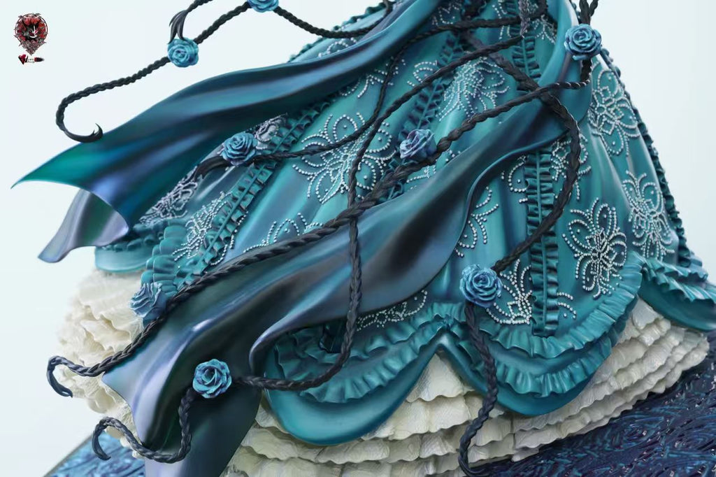 Paradise Kiss statue dress and base detail